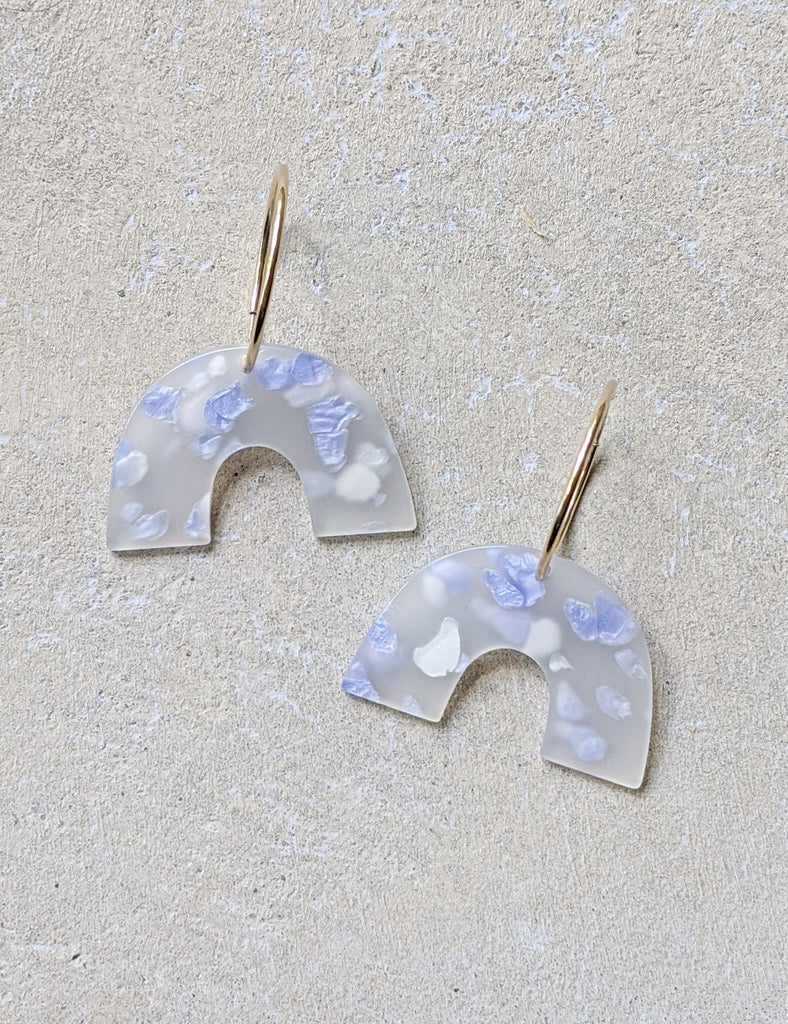 Nuance Speckled Arch Hoops - Lavender