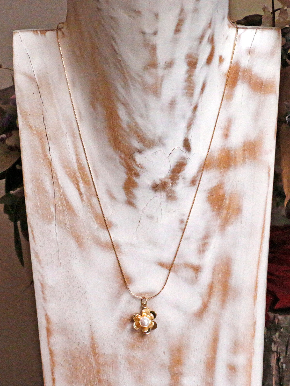 Nuance Flower Pearl Necklace - One of a Kind