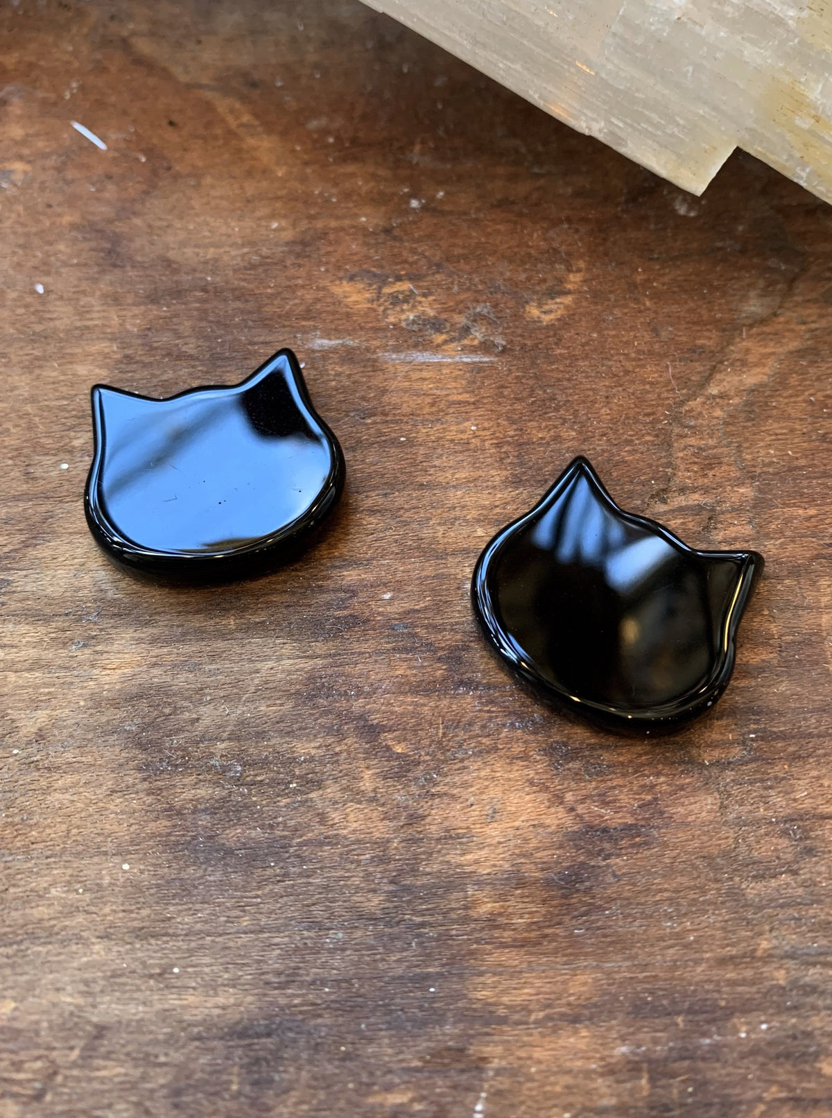 Witch's Way Craft Obsidian Mini Cat Face